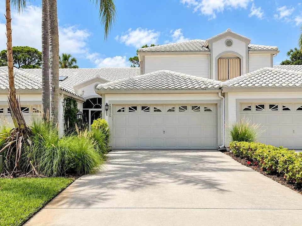 8942 SE Riverfront Ter