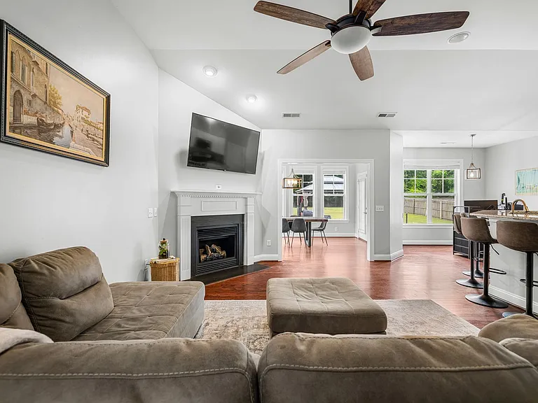 224 Blue Creek Farms Dr — Photo 5