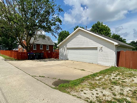 4th image of 509 S Joliet St