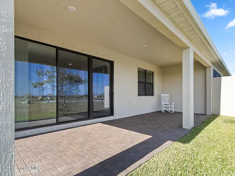 9713 Alister Dr — Photo 16