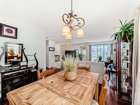 5th image of 521 Rainbow Cres