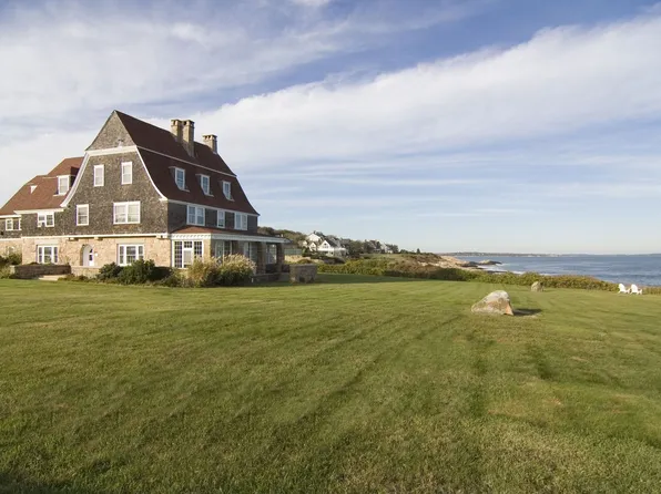 40 Newton Ave, Narragansett, RI 02882
