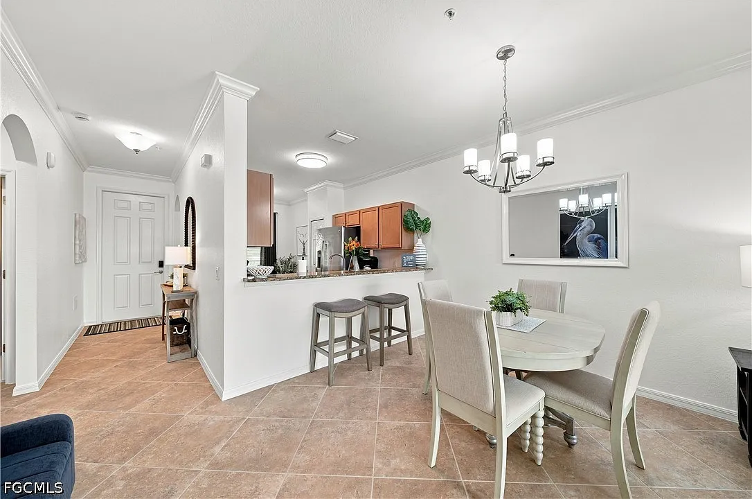 2 bed, 2.0 bath, 1122 sqft, $9,100 — Photo 3