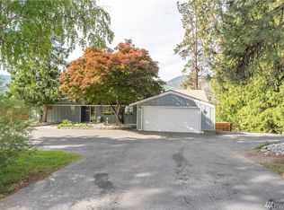 2031 Lakeshore Dr, Manson, WA 98831