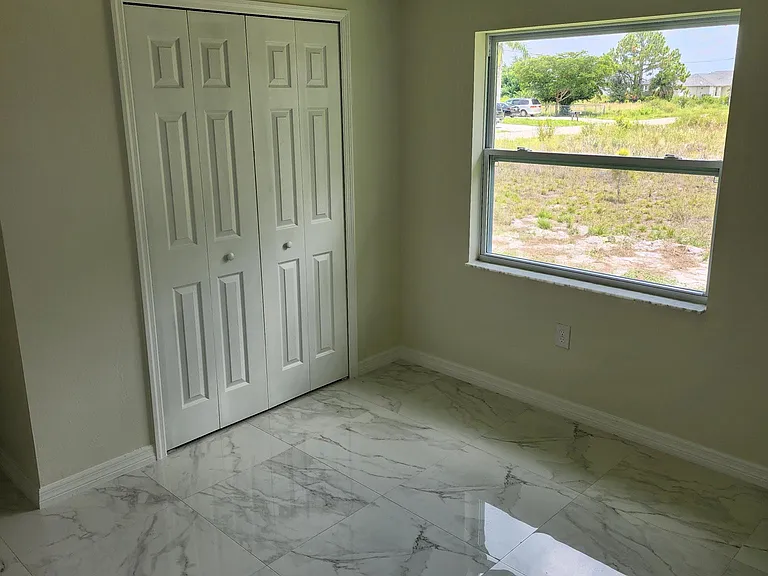 2127 Armour Rd — Photo 15