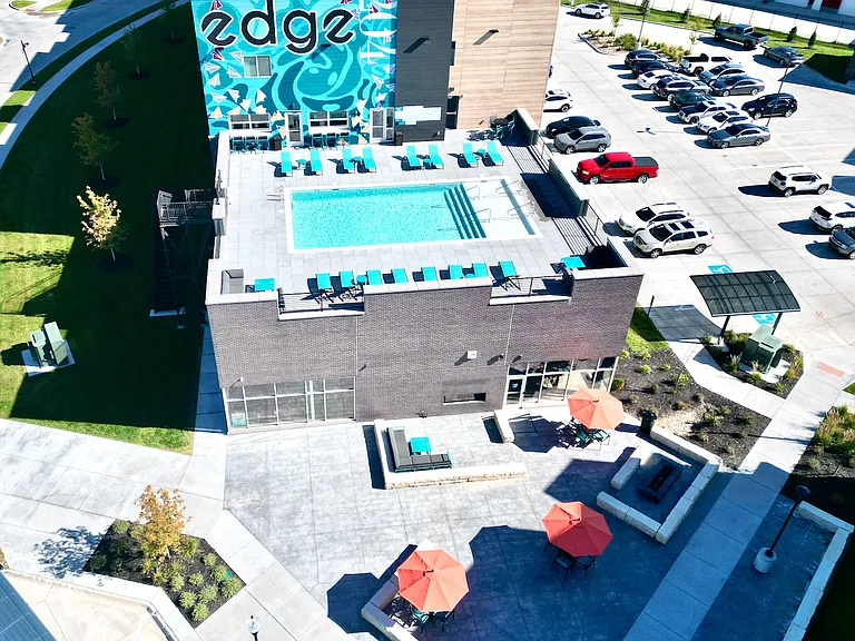 Edge 204 — Photo 36