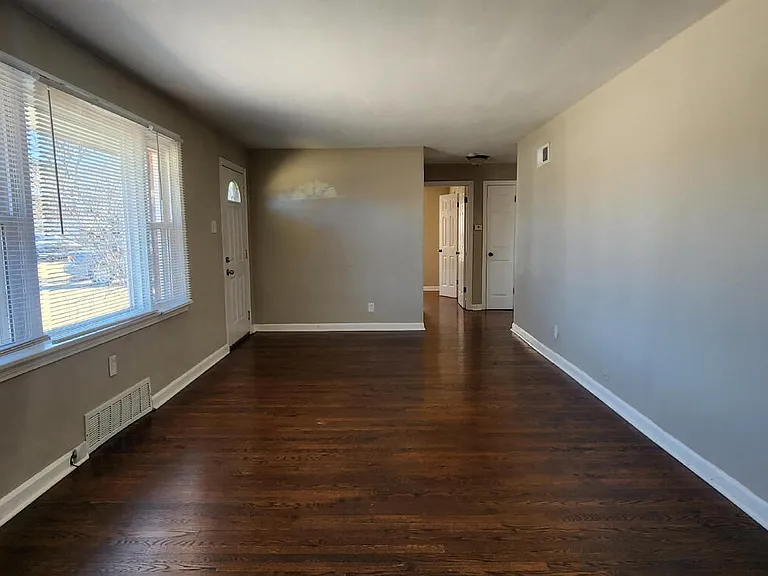 9955 Live Oak Ct — Photo 3