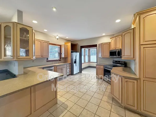 340 N Washington St, Montoursville, PA 17754