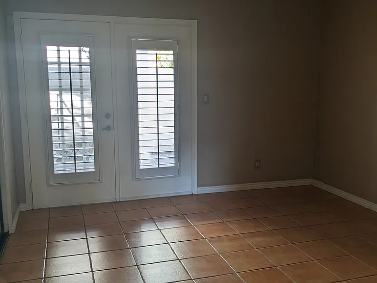 1904 E Rhea Rd — Photo 12