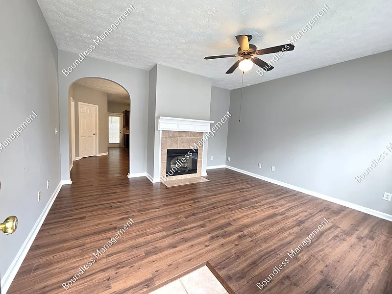 4 bed, 3.0 bath, 2088 sqft, $2,395 — Photo 3