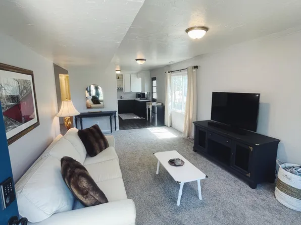 220 N Center St, Wallsburg, UT 84082