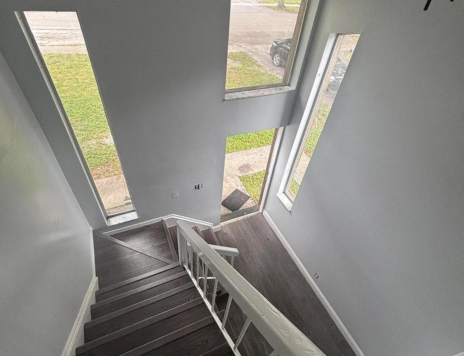 3 bed, 2.0 bath, 1080 sqft, $2,500 — Photo 1