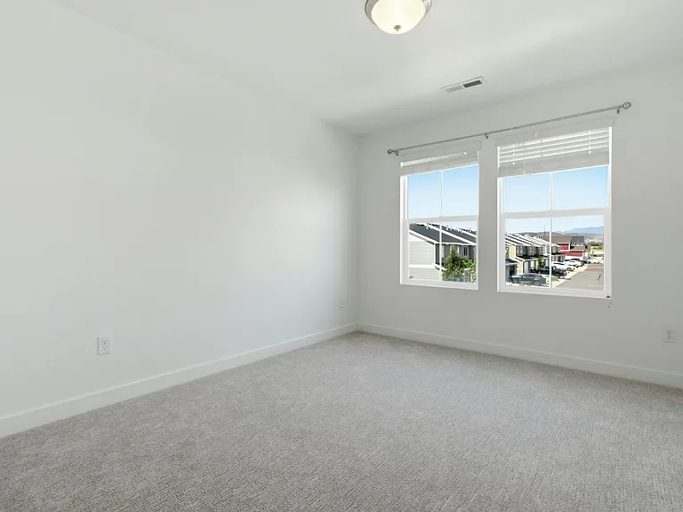 506 S Highpoint Dr — Photo 6