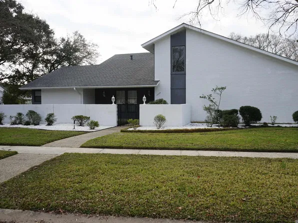 12426 Lake Sherwood Ave N, Baton Rouge, LA 70816