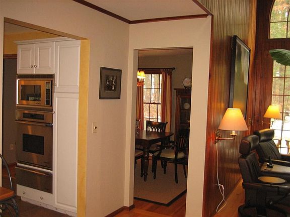 4th image of 3 Westcrest Dr