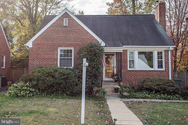 1st image of 1708 Oakcrest Dr
