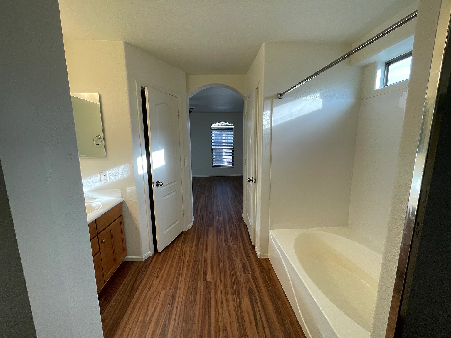 2422 W Via Dona Rd — Photo 4