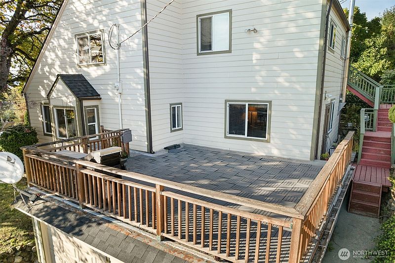 5th image of 504 Prospect Avenue N