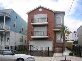 2nd image of 123 22nd St