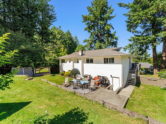 2nd image of 405 Tamarack Rd