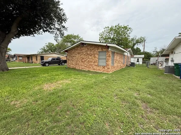 4519 CREEKMOOR DR, San Antonio, TX 78220