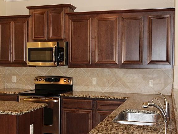 5th image of 4604 Pacific Way Dr