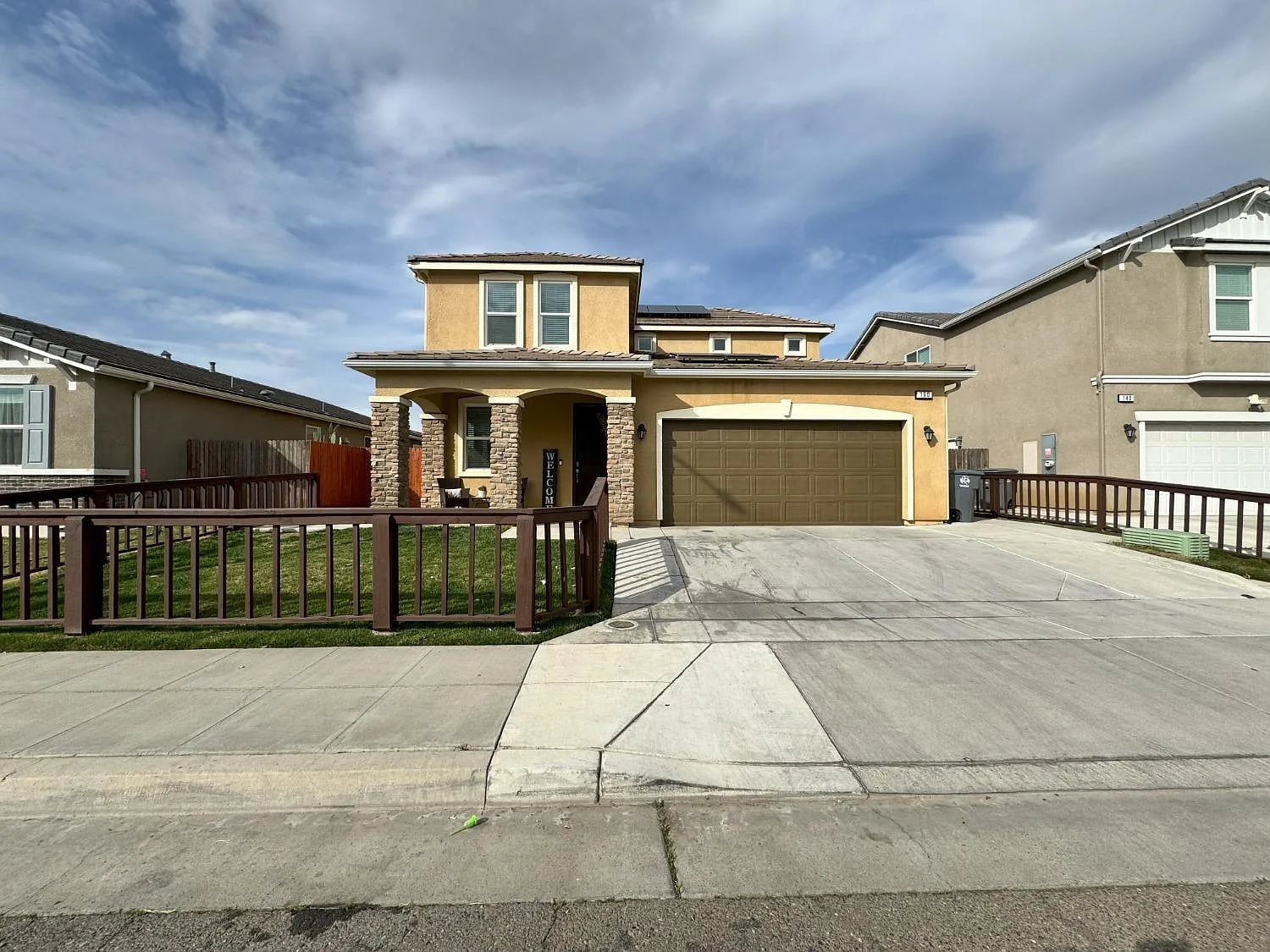160 Drake St photo 1