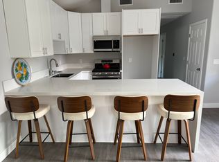 2191 Lupin St, Simi Valley, CA 93065