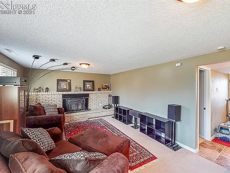 4636 El Camino Dr — Photo 9