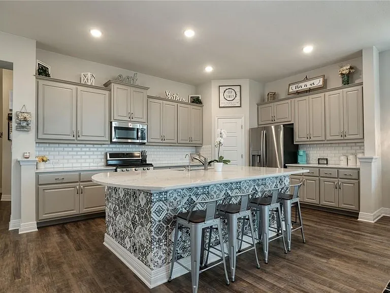 229 Bonnet Blvd — Photo 2