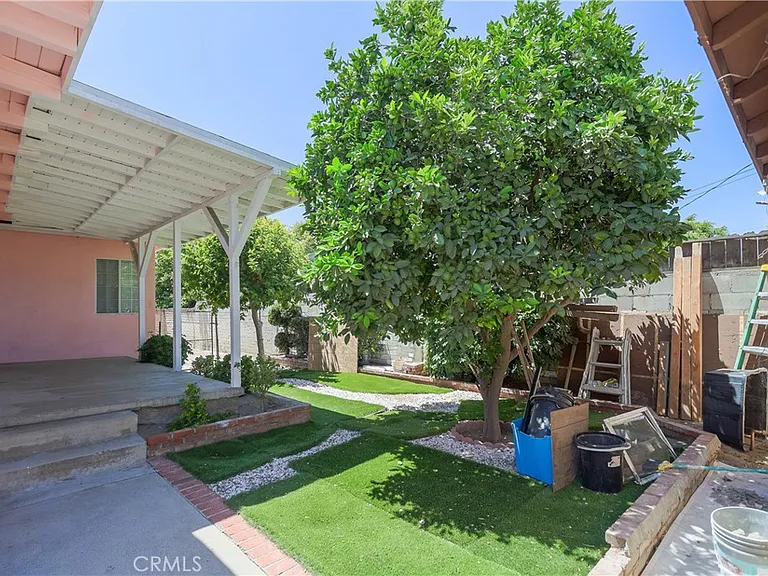 13951 Terra Bella St — Photo 19