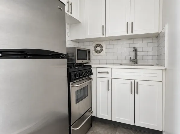 4 Park Avenue #9L, photo 2