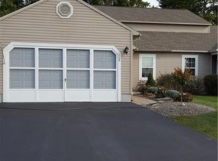 164 Slindes Woods Cir, North Syracuse, NY 13212