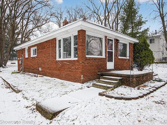 2nd image of 1860 Ladd Rd