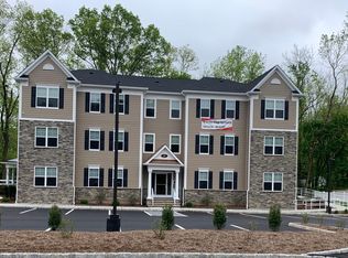 81 W Main St #304, High Bridge, NJ 08829