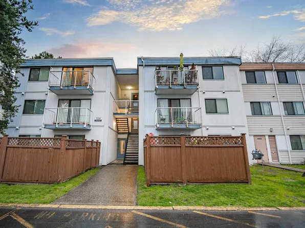 7220 Lindsay Rd #104, Richmond, BC V7C 3M6