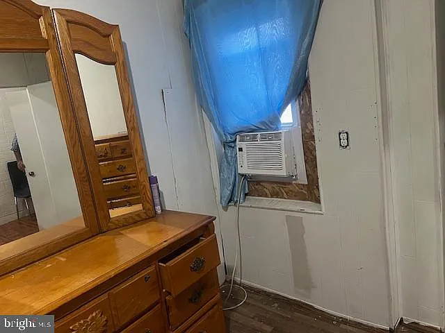 5005 Jackson St — Photo 7