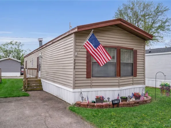 2016 Hemstreet Rd, East Aurora, NY 14052