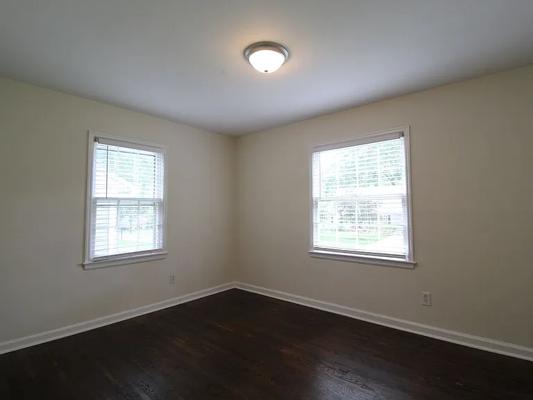 5515 Rosewood St — Photo 10