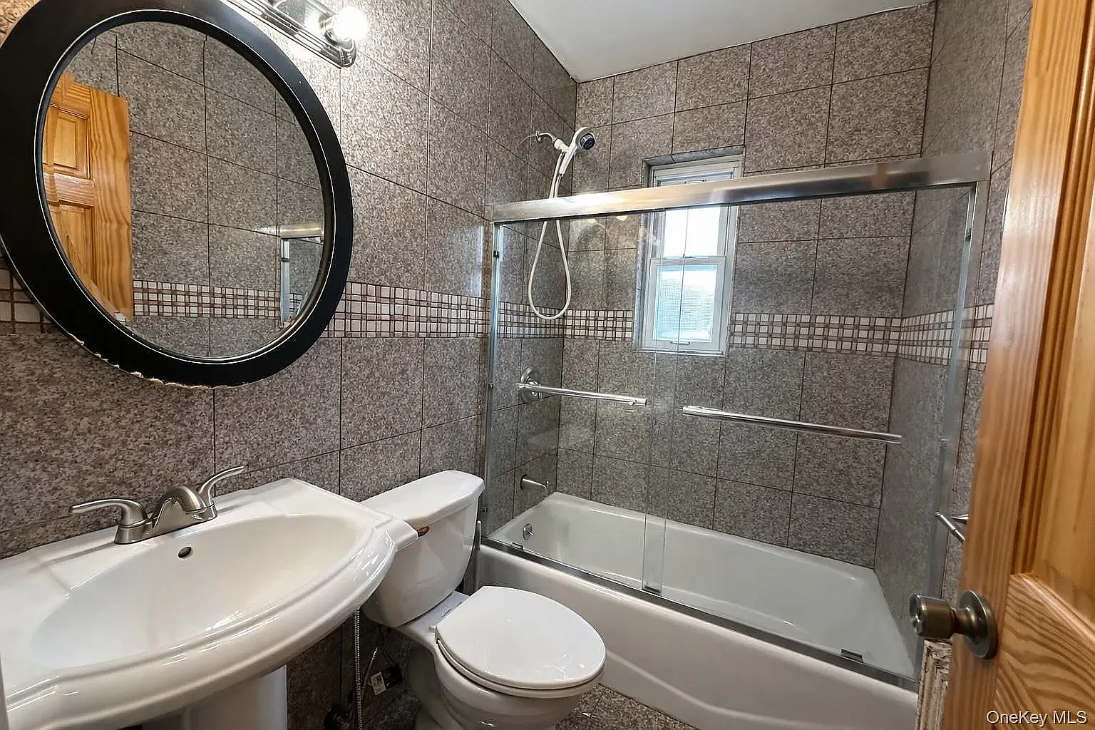 7 bed, 3.0 bath, $7,000 — Photo 3