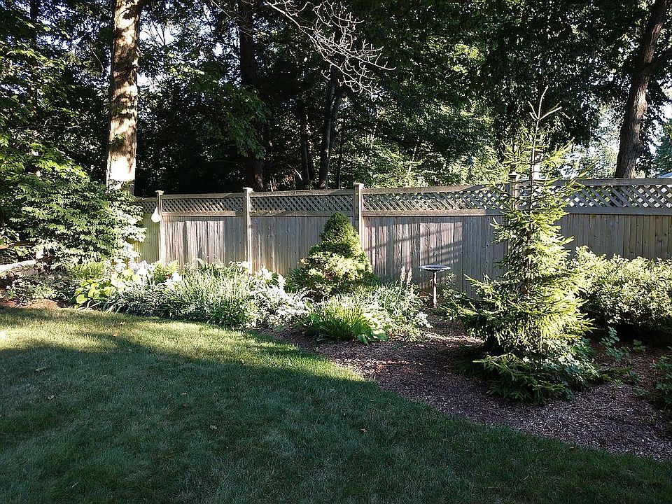 2nd image of 33 Lincoln Dr