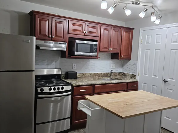 9404 Copernicus Dr #5, Lanham, MD 20706