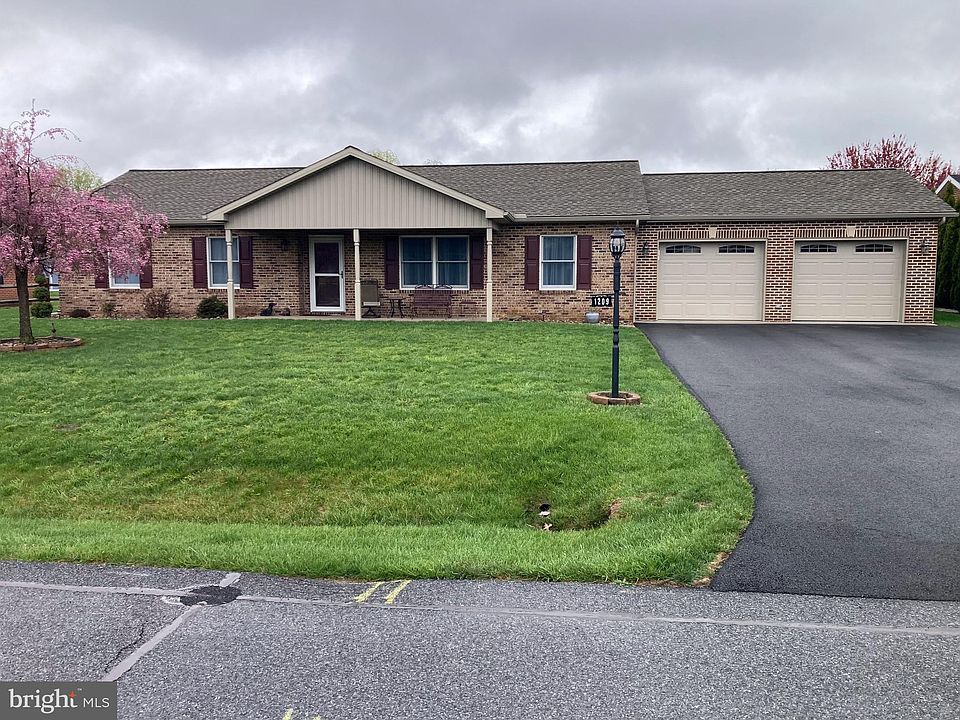 1st image of 1209 Hillbrook Dr