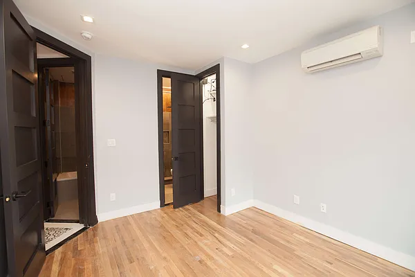 Rented by Nooklyn NYC LLC | media 22