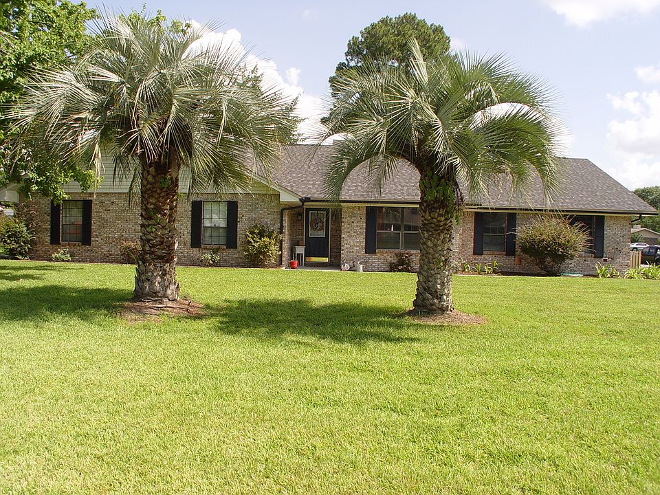 Beautiful front yard