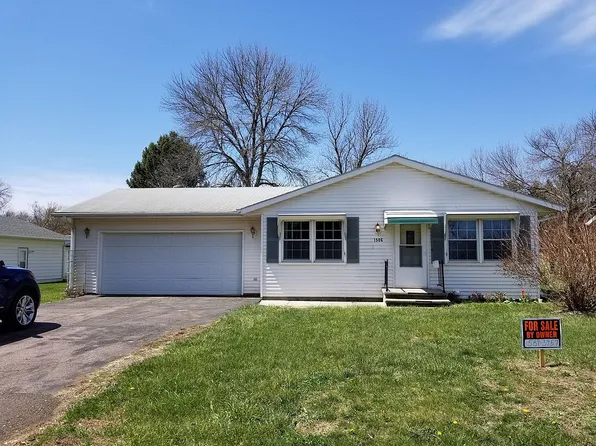 1506 Oak St, Tyndall, SD 57066