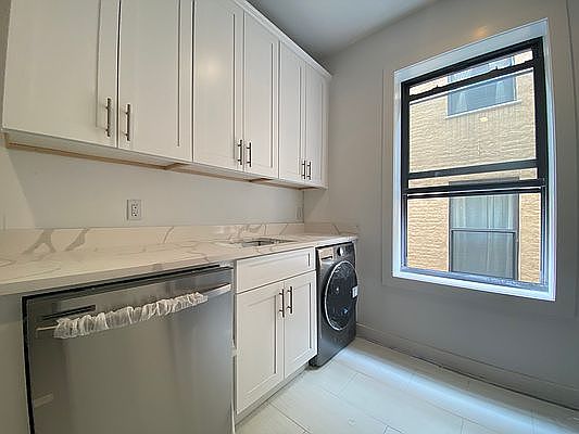 1st image of 2059 29th St APT 2F