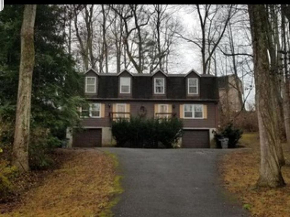 1st image of 115 Hermitage Dr #115