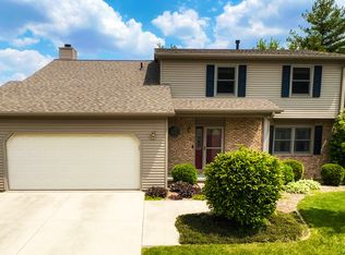 204 Greenleaf Dr, Bloomington, IL 61704