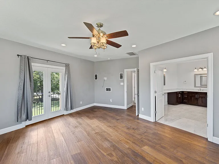1614 Cedar Bend Dr — Photo 23